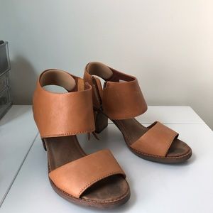 Tom's 6.5 Tan Majorca chunky heel cutout sandals